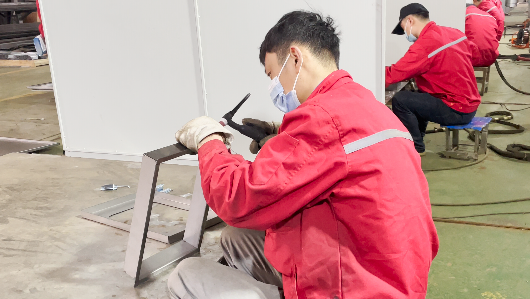 鈑金焊工2.png 鈑金焊工2.png